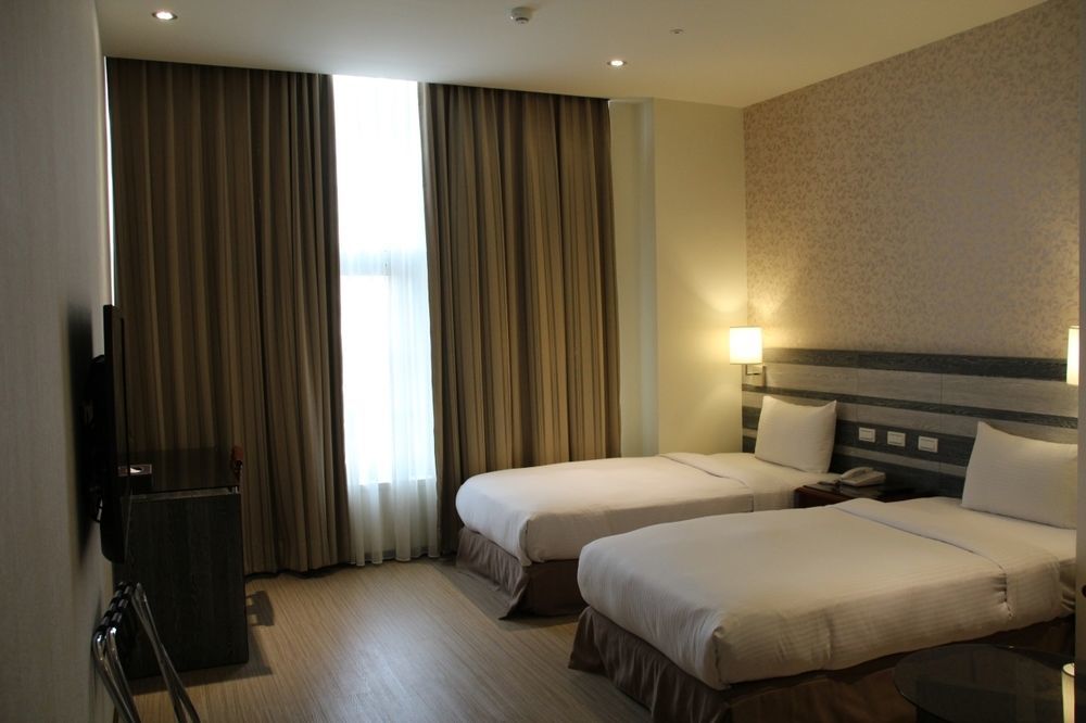 Highness Hotel Guishan Exterior foto