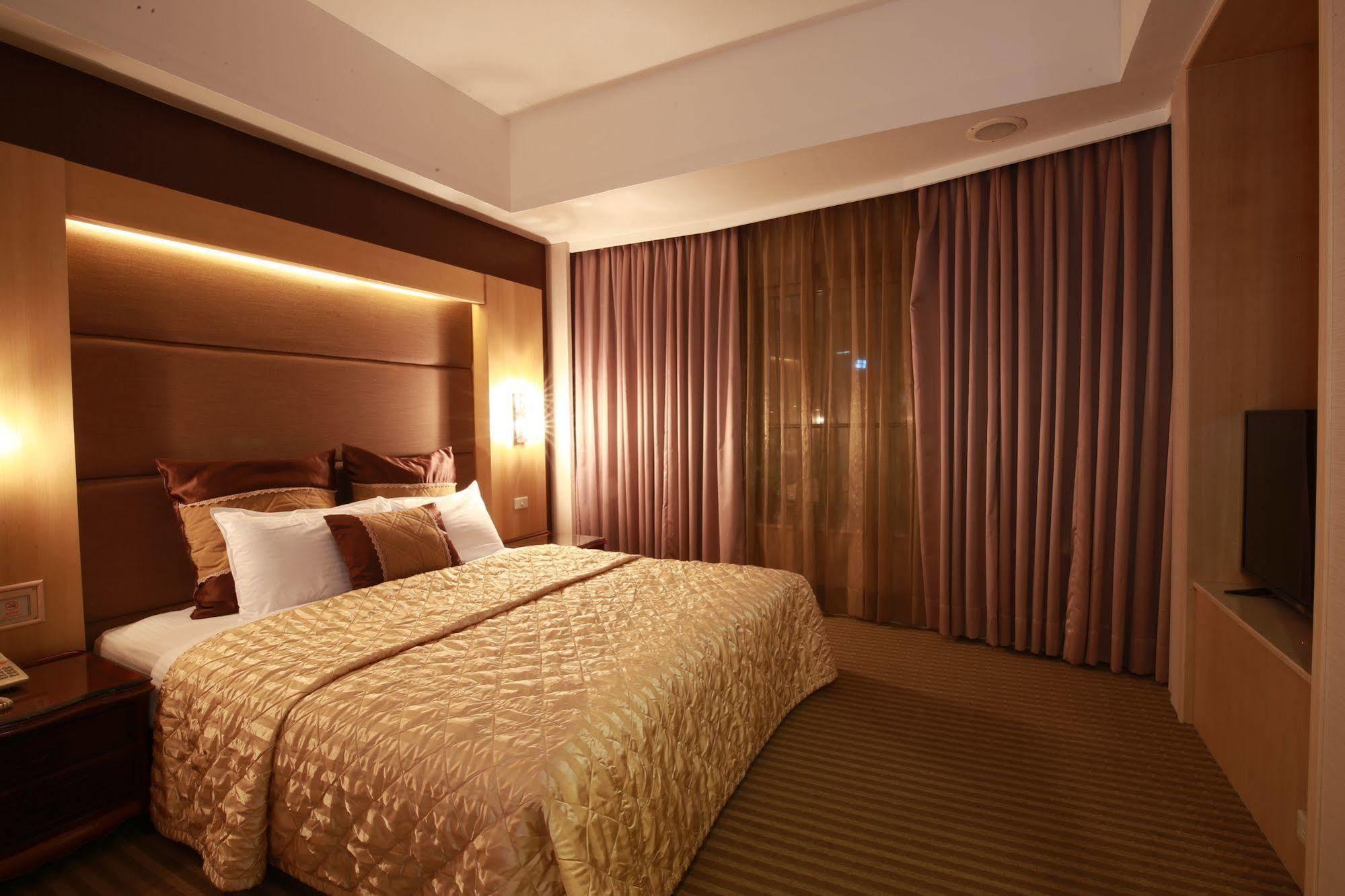 Highness Hotel Guishan Exterior foto