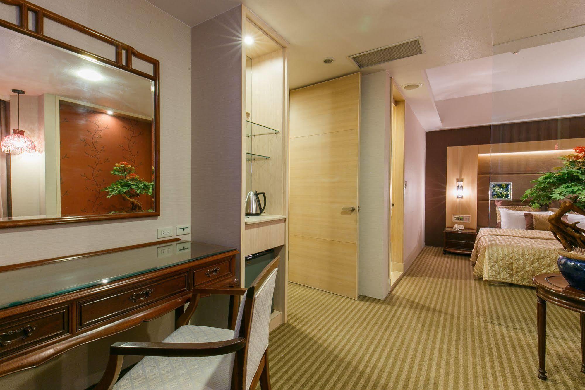 Highness Hotel Guishan Exterior foto